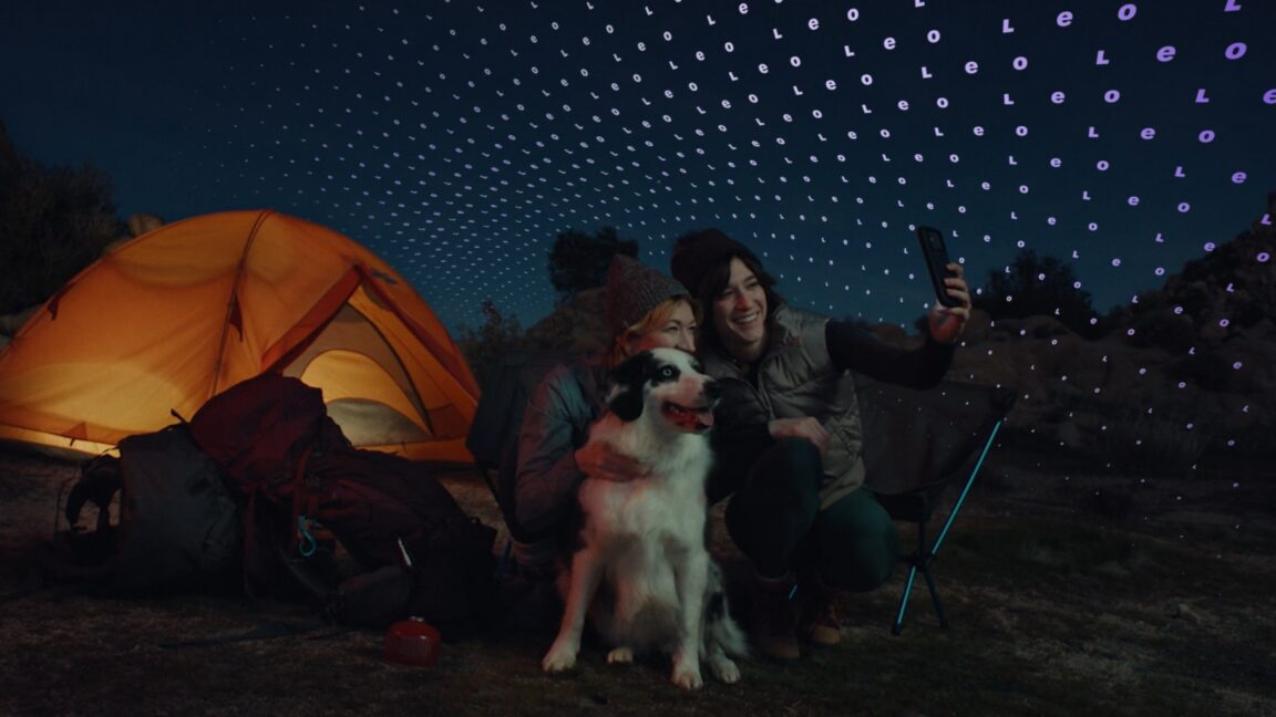 苹果最终选择亚马逊的卫星为iPhone提供卫星支持，此前多年苹果曾拒绝星链的提议
