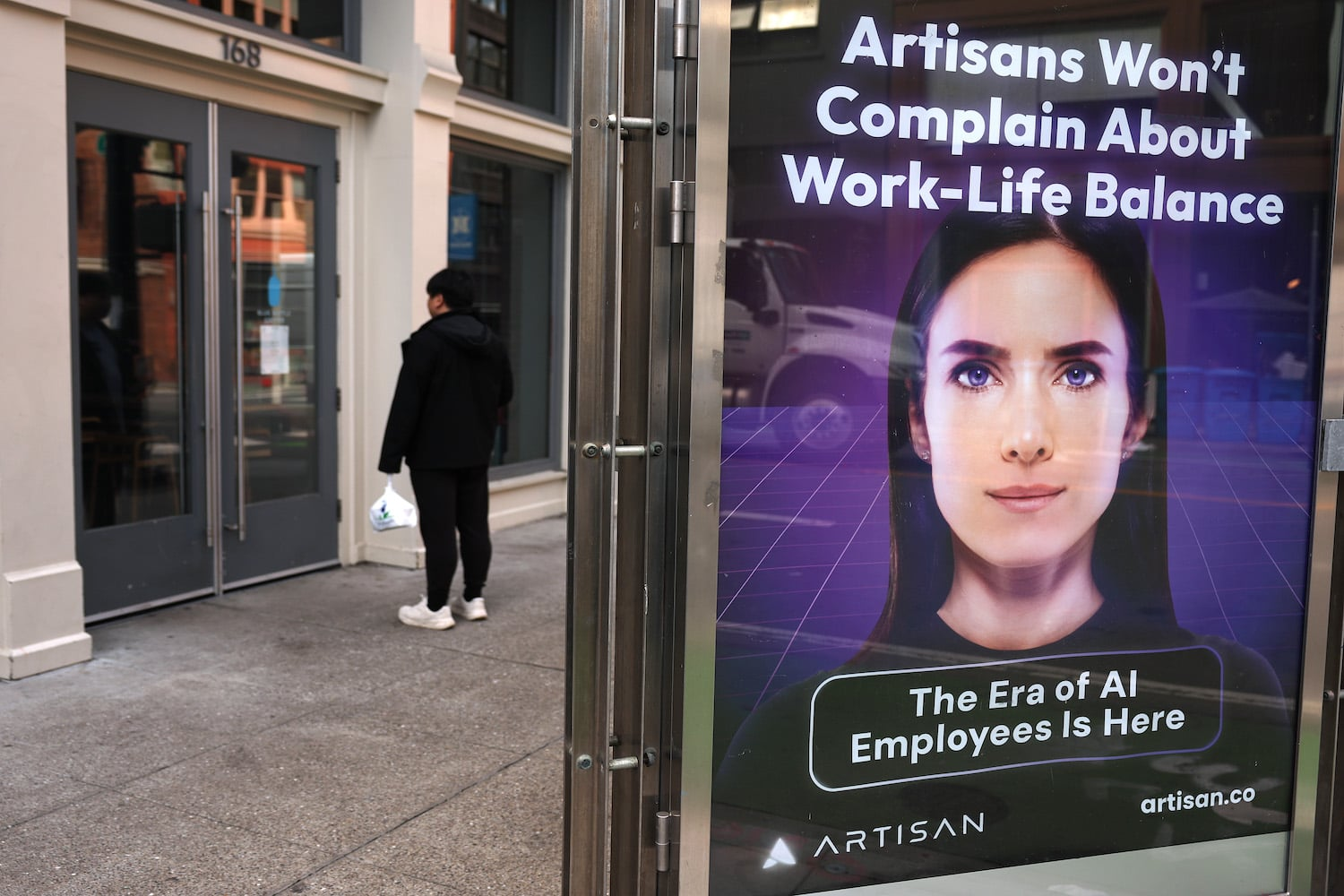 AI创业公司Artisan的招聘哲学：为什么&ldquo;停止招聘人类&rdquo;只是营销噱头？